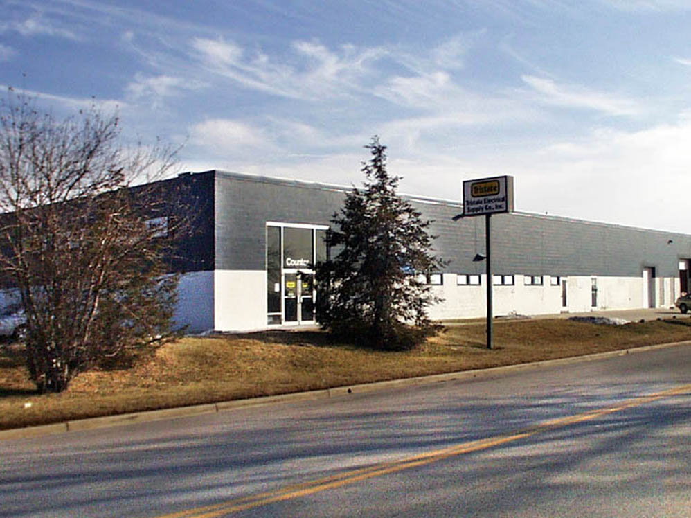 12B W. Ayelsbury Rd. MacKenzie Commercial Real Estate