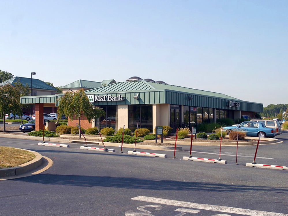 Woodbridge Center MacKenzie Commercial Real Estate