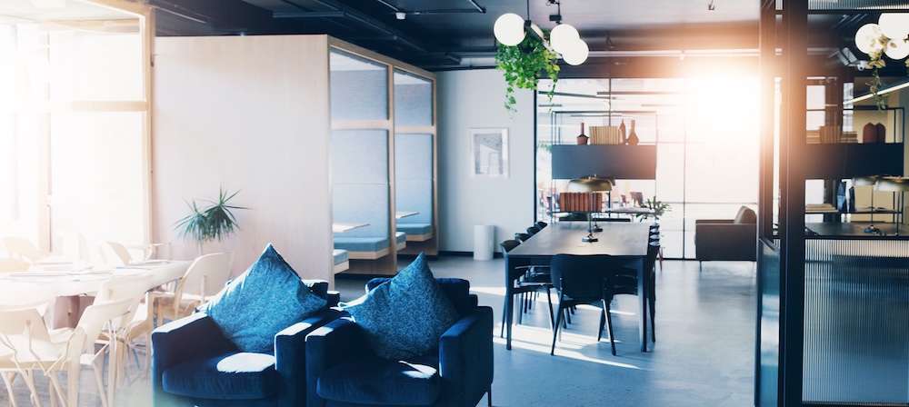 Open-concept office interior ideal for renting commercial office space with modern furnishings and flexible work areas