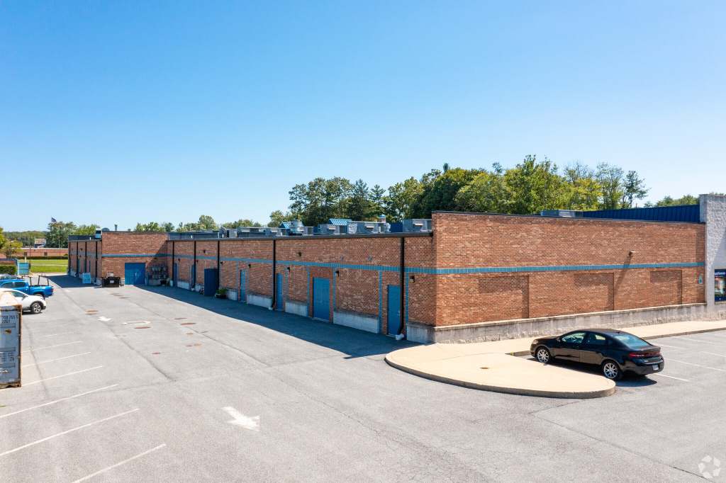 Walnut Park Plaza MacKenzie Commercial Real Estate